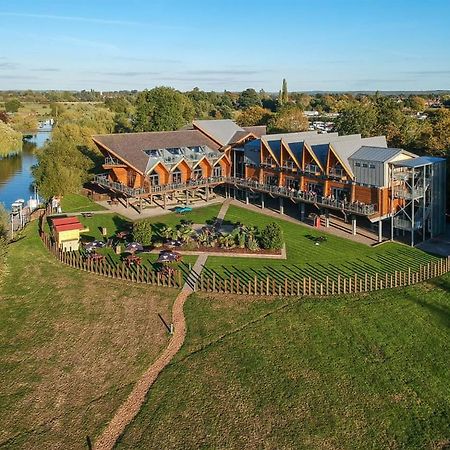 Riverside Park Stratford-upon-Avon Buitenkant foto