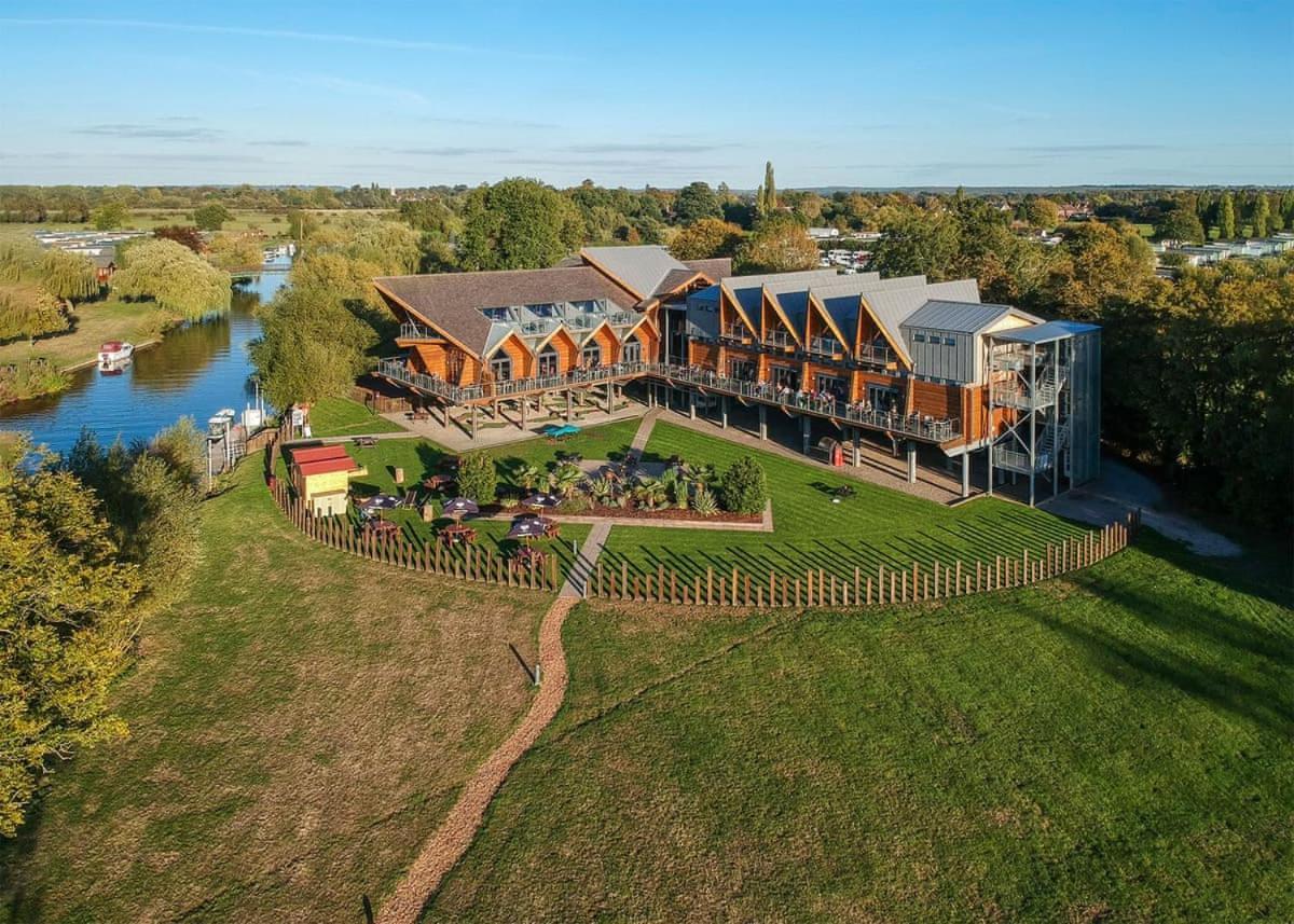 Riverside Park Stratford-upon-Avon Buitenkant foto